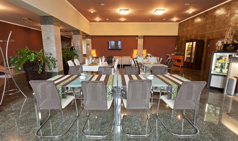 Hotel Relax Rajecke Teplice Luaran gambar