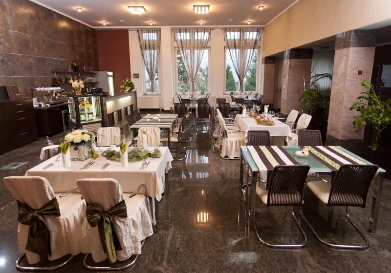 Hotel Relax Rajecke Teplice Luaran gambar